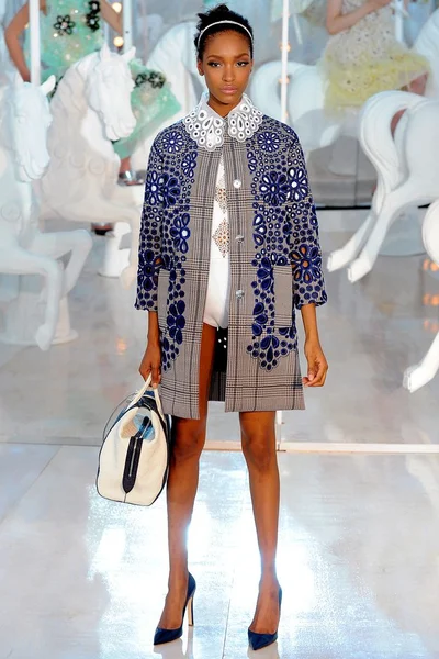 Look 24
